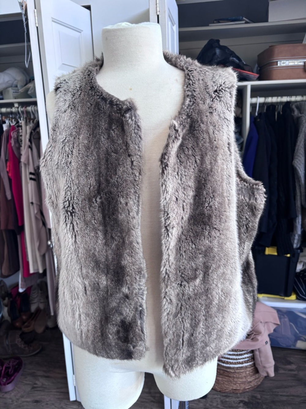 Joules Women's Taupe Faux Fur Vest